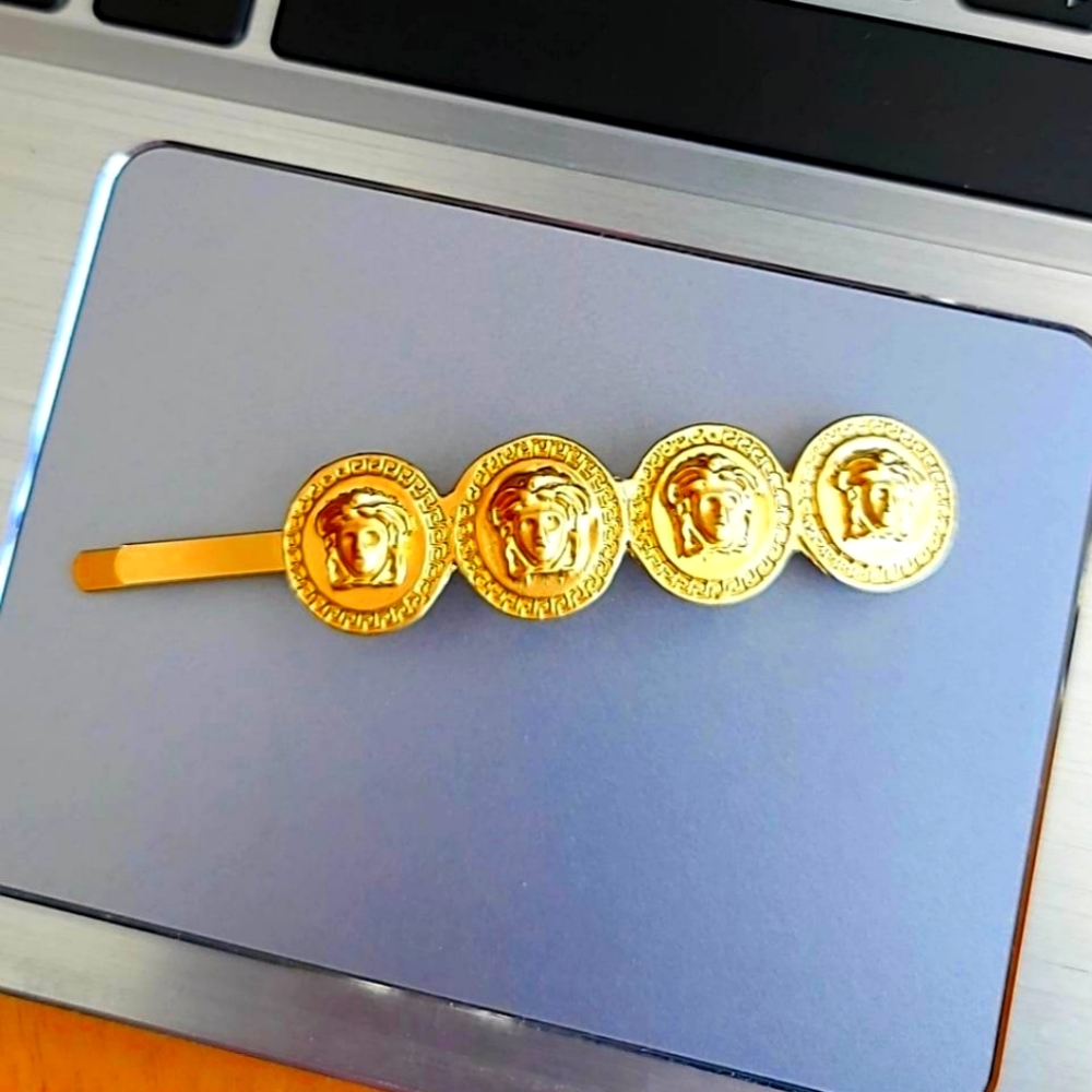 Medusa hairpin